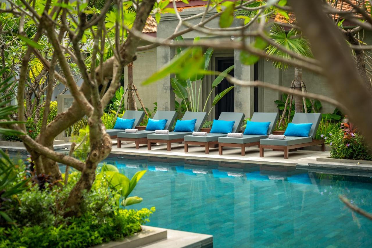Eightfold Urban Resort シェムリアップ エクステリア 写真 The swimming pool at the hotel
