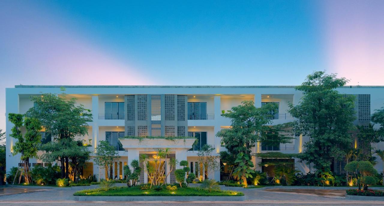 Eightfold Urban Resort シェムリアップ エクステリア 写真 The 137 Pillars Hotel