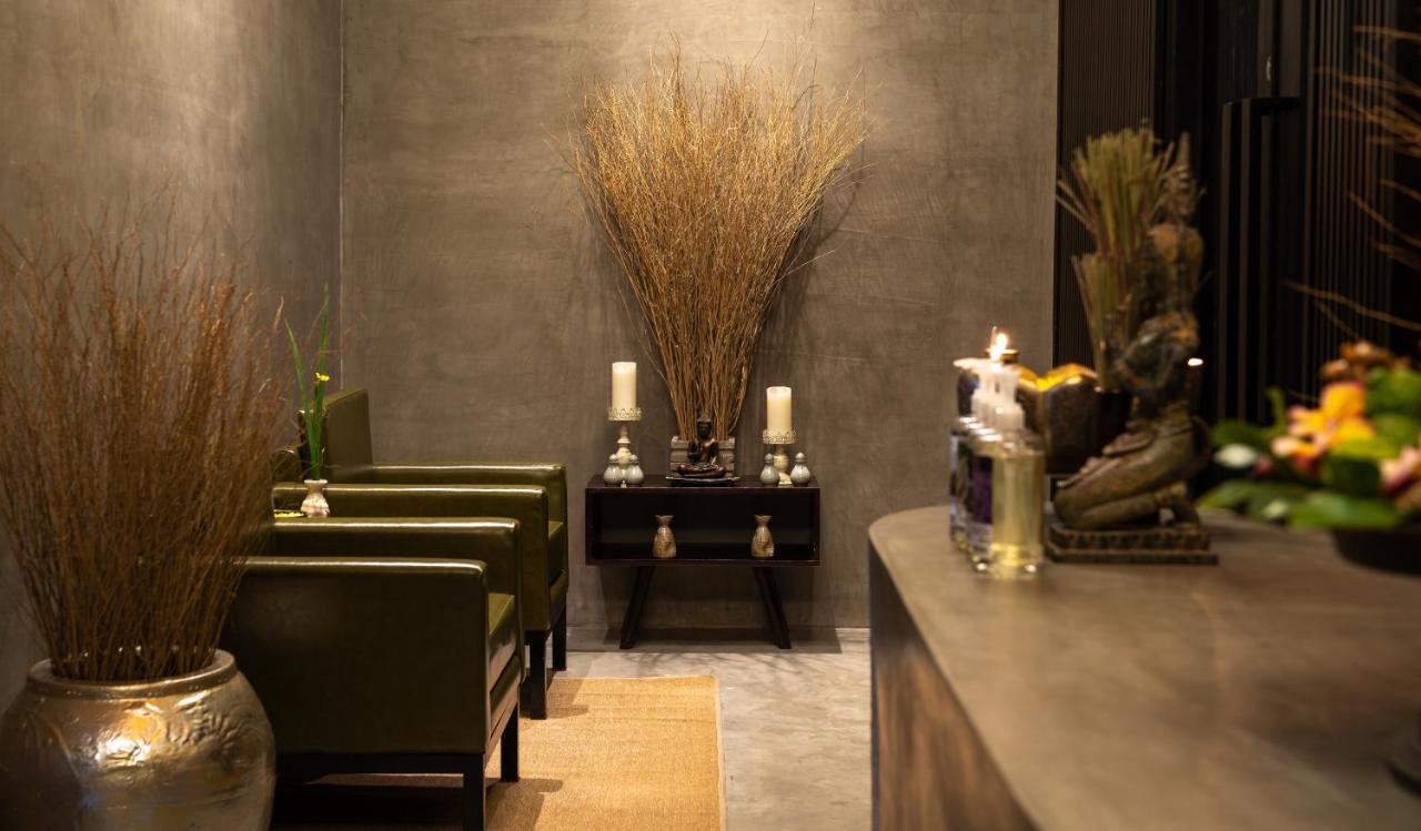 Eightfold Urban Resort シェムリアップ エクステリア 写真 Interior of a spa in Bangkok, Thailand