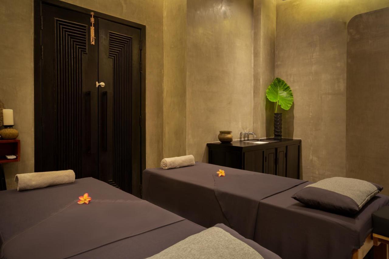 Eightfold Urban Resort シェムリアップ エクステリア 写真 A spa treatment room
