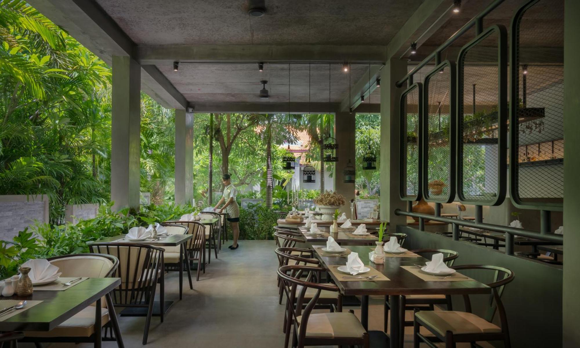 Eightfold Urban Resort シェムリアップ エクステリア 写真 Restaurant interior