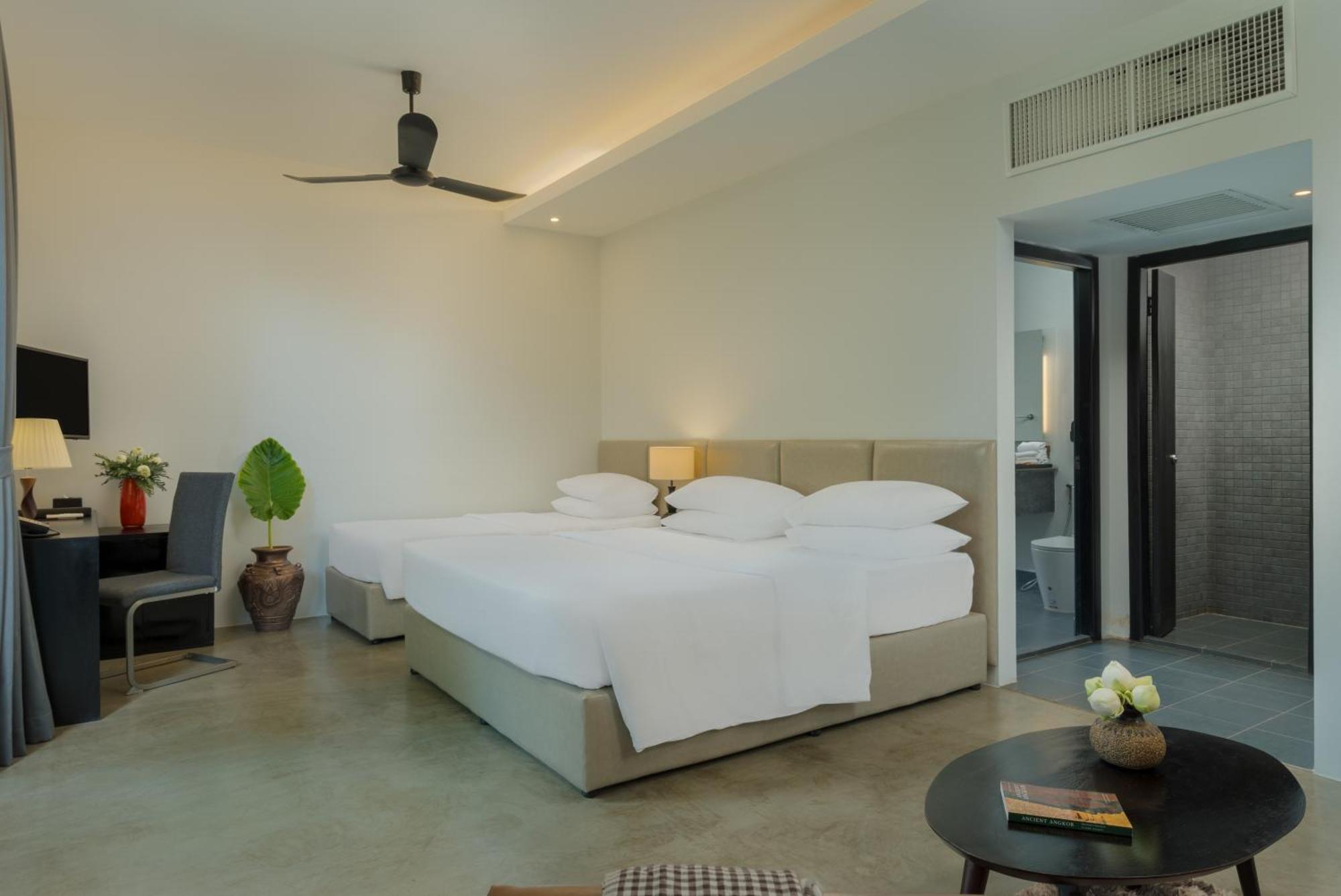 Eightfold Urban Resort シェムリアップ 部屋 写真 Deluxe Room